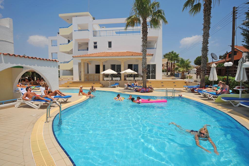 Petrosana Hotel Apartments Ayia Napa Exterior foto