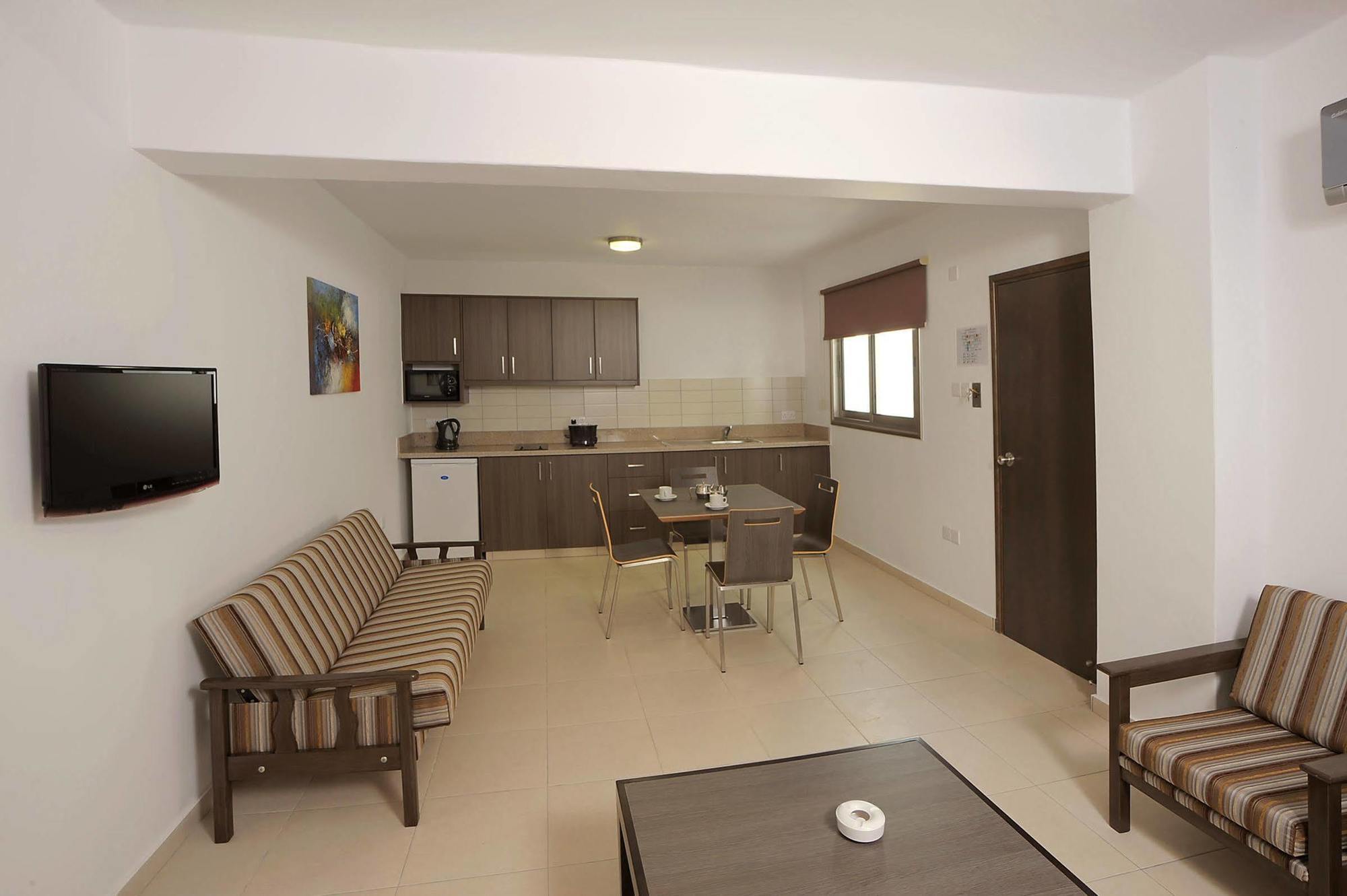 Petrosana Hotel Apartments Ayia Napa Exterior foto