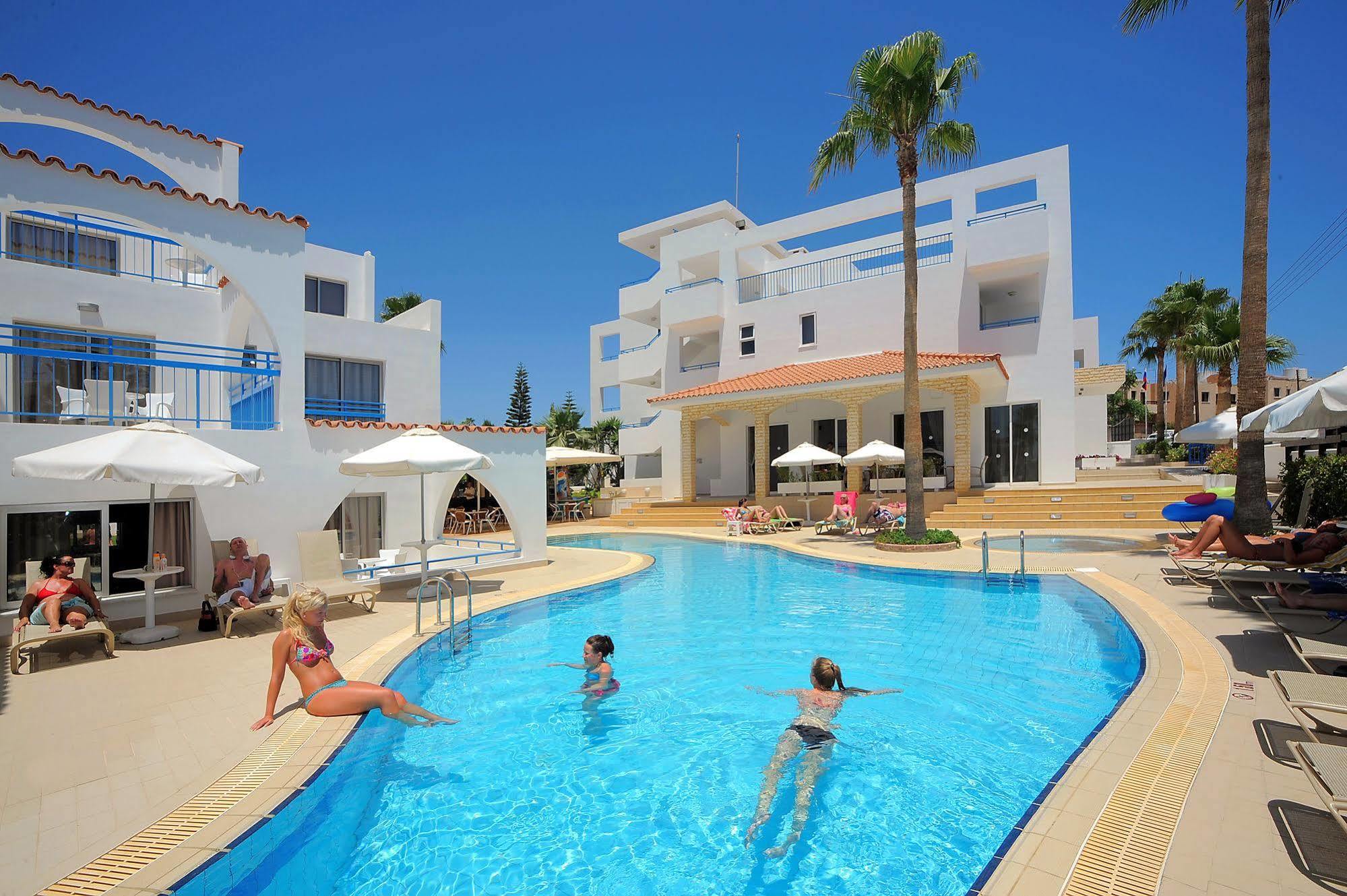 Petrosana Hotel Apartments Ayia Napa Exterior foto